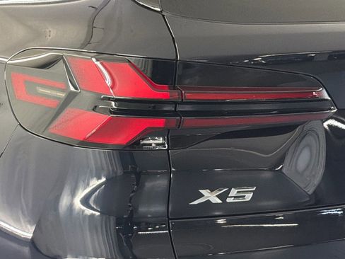 Used 2026 BMW X5 xDrive40i w/ M Sport Package image 13