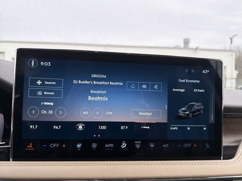 Certified 2024 Lincoln Corsair Reserve w/ Equipment Group 202A image 23