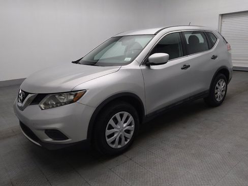 Used 2016 Nissan Rogue S image 2