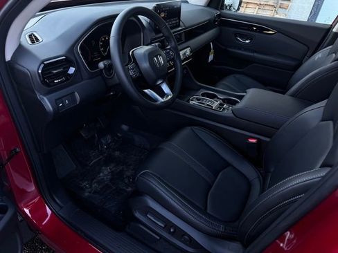 New 2025 Honda Pilot Touring image 18