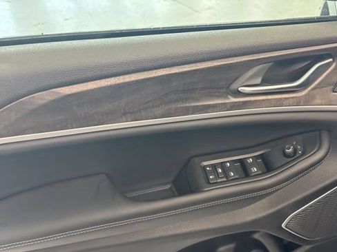 New 2026 Jeep Grand Cherokee L Limited AWD/4WD image 18