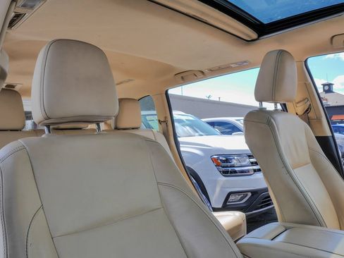 Used 2016 Toyota Highlander XLE AWD/4WD image 14