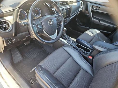 Used 2018 Toyota Corolla SE w/ SE Premium Package FWD image 13
