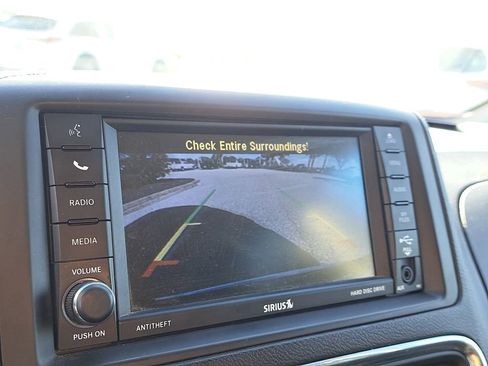 Used 2019 Dodge Grand Caravan SE w/ UConnect Hands-Free Group image 22