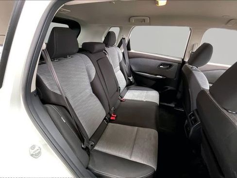 Used 2023 Nissan Rogue SV AWD/4WD image 17