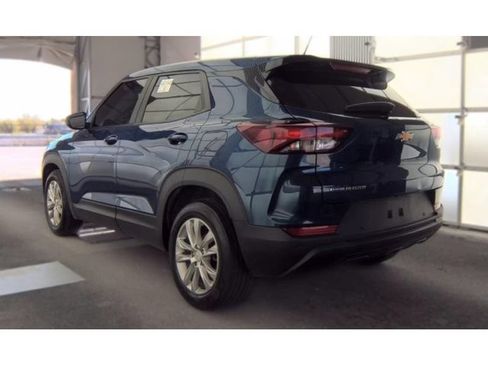 Used 2021 Chevrolet TrailBlazer LS FWD image 4
