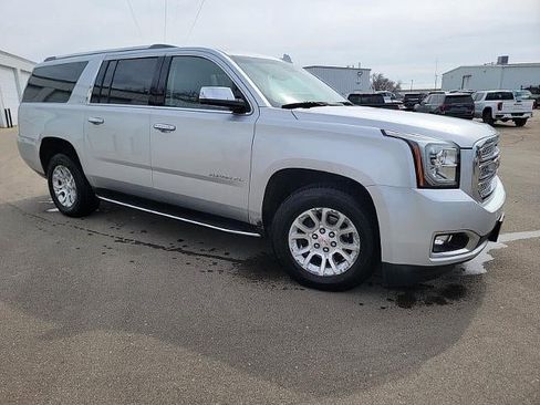 Used 2019 GMC Yukon XL SLT w/ Open Road Package image 5