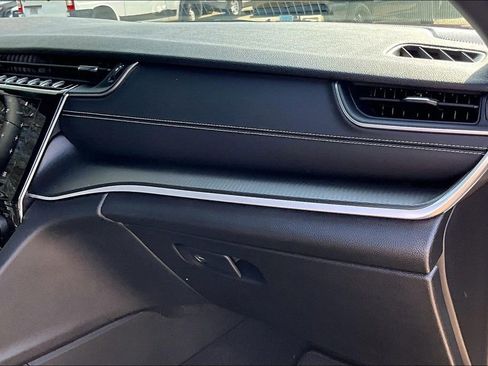 Used 2024 Jeep Grand Cherokee L Laredo w/ Luxury Tech Group I image 13