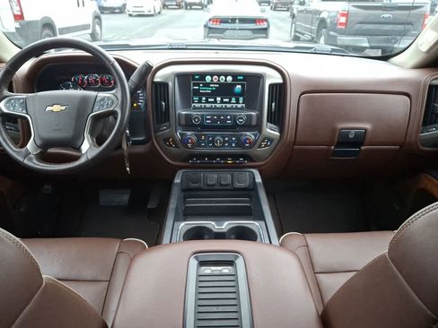 Used 2018 Chevrolet Silverado 1500 High Country image 10