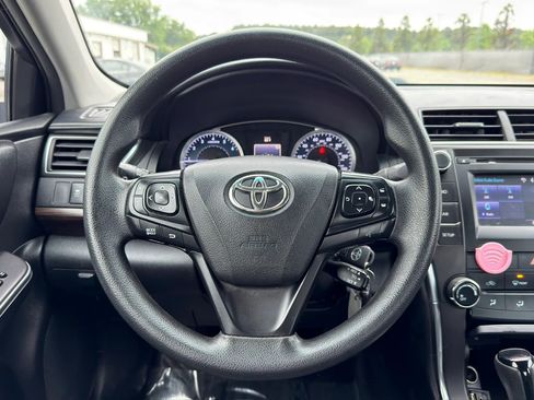 Used 2016 Toyota Camry LE FWD image 24