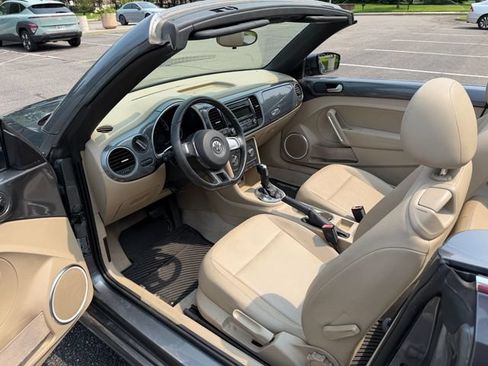Used 2013 Volkswagen Beetle 2.5 FWD image 4