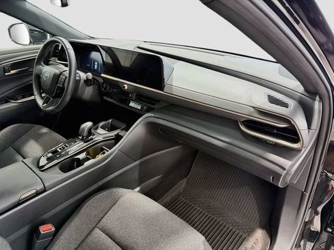 Certified 2024 Toyota Crown AWD/4WD image 22