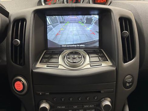 Used 2018 Nissan 370Z Touring RWD image 11