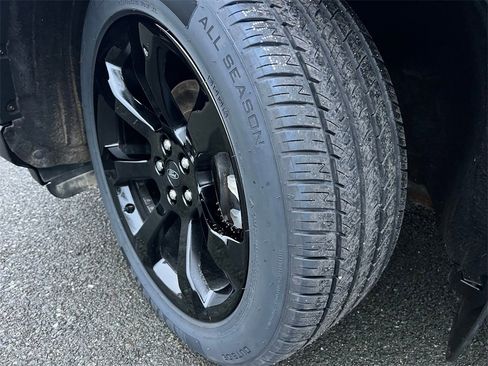 Used 2023 Ford Explorer ST-Line w/ Class IV Trailer Tow Package image 9