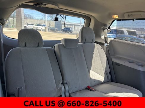 Used 2020 Toyota Sienna LE image 6