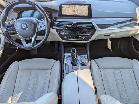 Used 2020 BMW 530i xDrive w/ Executive Package image 15