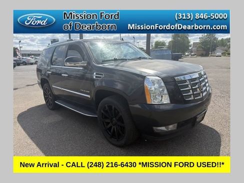 Used 2014 Cadillac Escalade Luxury AWD/4WD image 1