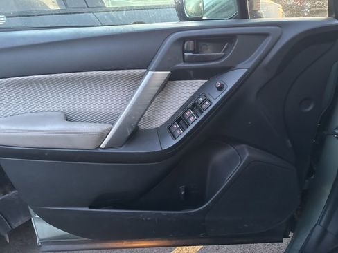 Used 2017 Subaru Forester 2.5i Premium w/ All-Weather Package image 9