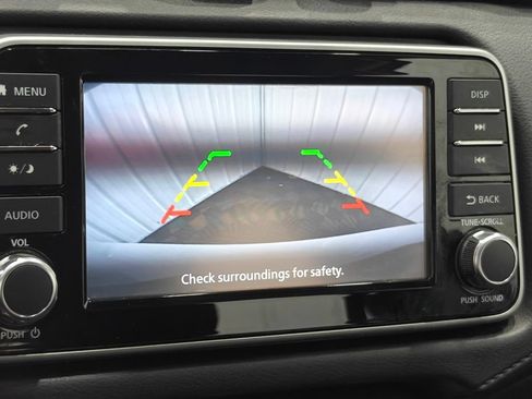 Used 2023 Nissan Versa S FWD image 7