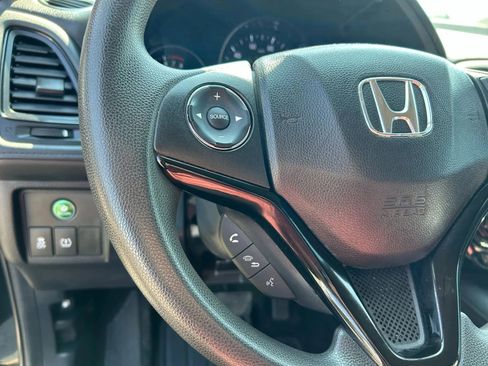 Used 2019 Honda HR-V LX image 14