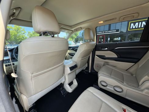 Used 2016 Toyota Highlander Limited Platinum AWD/4WD image 23