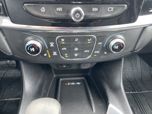 Certified 2023 Chevrolet Traverse LT w/ Midnight/Sport Edition image 39