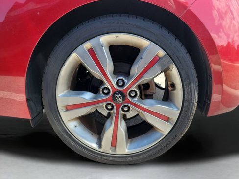 Used 2016 Hyundai Veloster w/ Option Group 03 FWD image 12