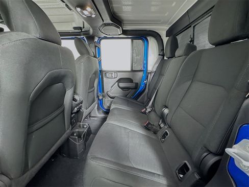 Used 2022 Jeep Gladiator Willys image 14