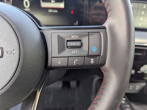 Used 2025 Nissan Kicks SR w/ SR Premium Package image 31