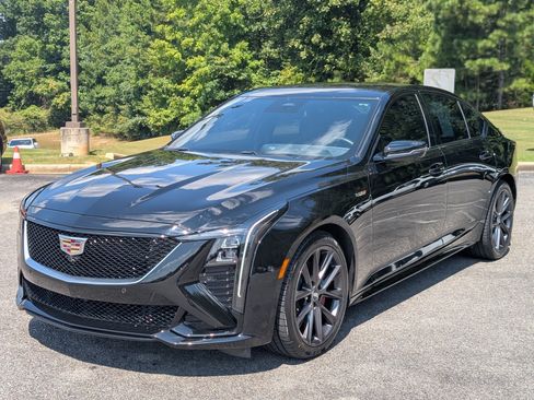 Used 2025 Cadillac CT5 V RWD image 5