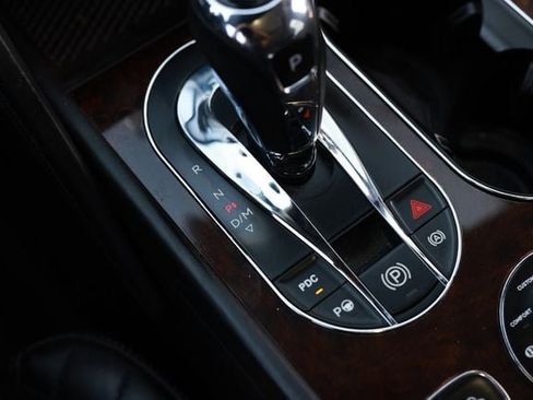 Used 2018 Bentley Bentayga AWD/4WD image 50