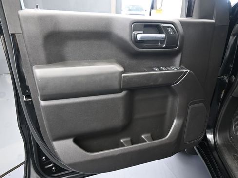 Used 2020 Chevrolet Silverado 1500 Custom w/ Custom Value Package image 15