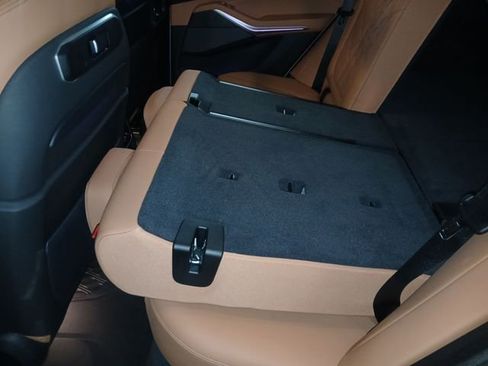 Used 2025 BMW X5 M60i image 44