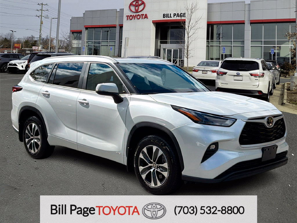 Used 2025 Toyota Highlander XLE AWD/4WD image 1