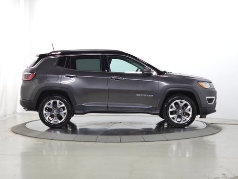 Used 2018 Jeep Compass Limited AWD/4WD image 12