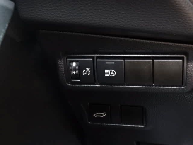 Certified 2023 Toyota Corolla Cross XLE w/ Convenience Package FWD image 40