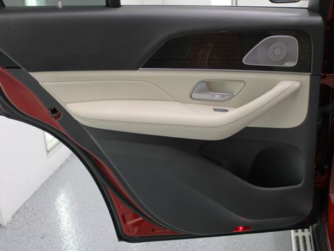 Used 2020 Mercedes-Benz GLE 350 w/ Premium Package image 41