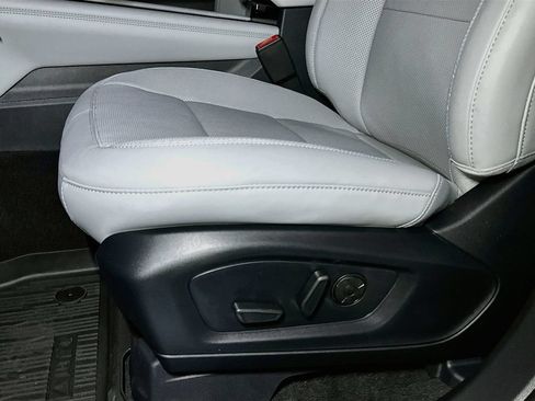 New 2026 Ford Explorer Platinum w/ LUX Leather Package AWD/4WD image 15