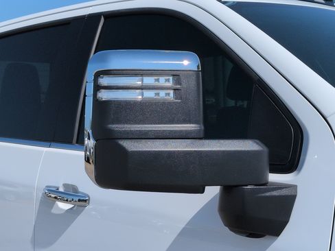 Used 2025 Chevrolet Silverado 2500 LTZ w/ LTZ Premium Package AWD/4WD image 10