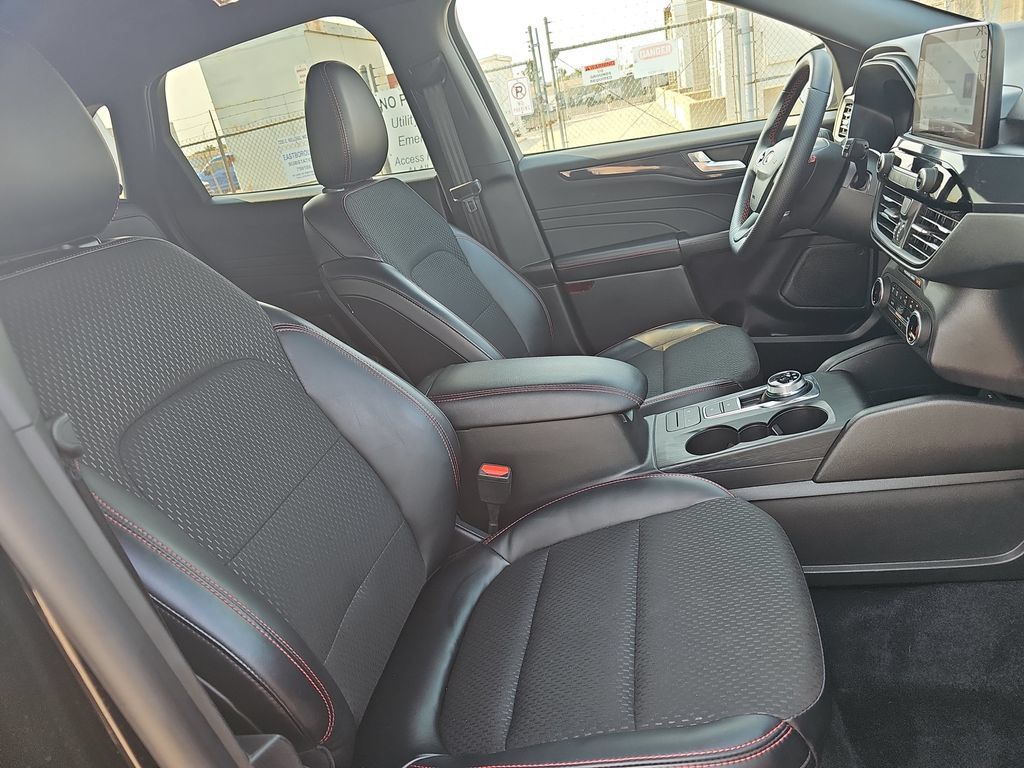Used 2026 Ford Escape ST-Line AWD/4WD image 10
