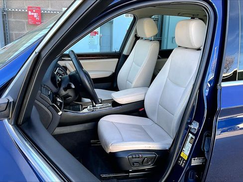 Used 2017 BMW X3 xDrive28i image 7