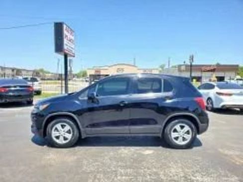 Used 2020 Chevrolet Trax LS w/ Tint and Cruise Package FWD image 18