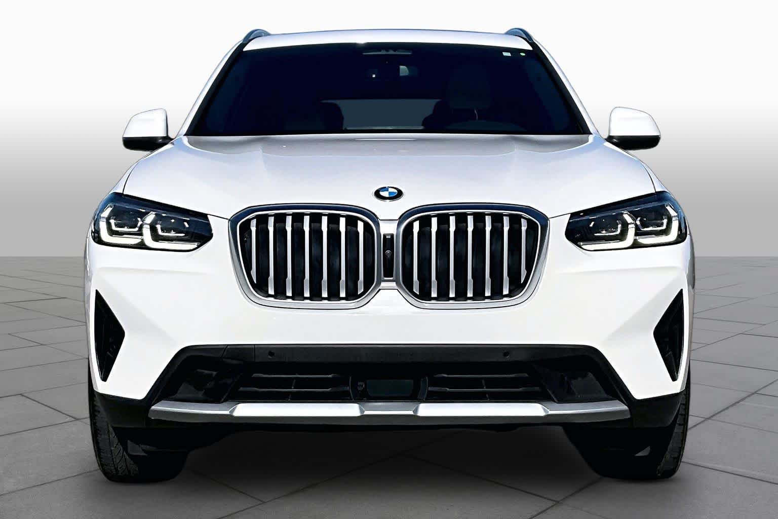 Used 2024 BMW X3 xDrive30i w/ Premium Package AWD/4WD image 3