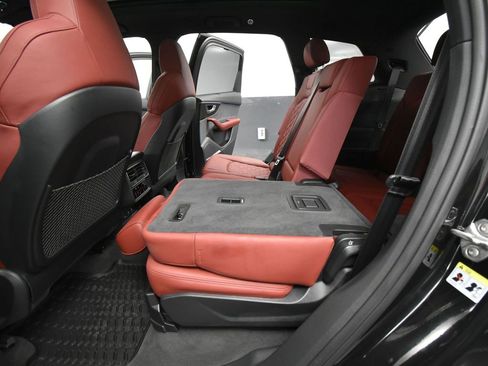 Used 2024 Audi SQ7 Premium Plus image 49