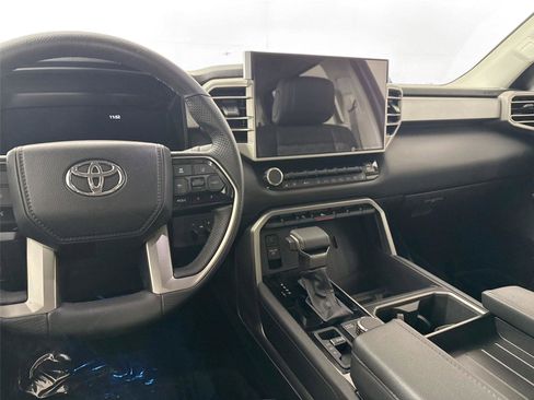 Used 2024 Toyota Tundra Limited image 32