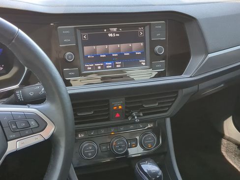 Used 2021 Volkswagen Tiguan SE w/ Panoramic Sunroof Package FWD image 26