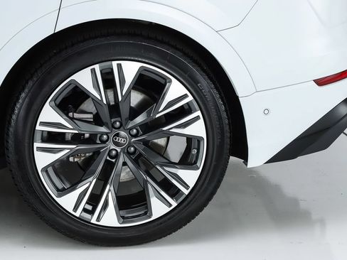 Used 2026 Audi Q8 Premium Plus w/ Premium Plus Package AWD/4WD image 52