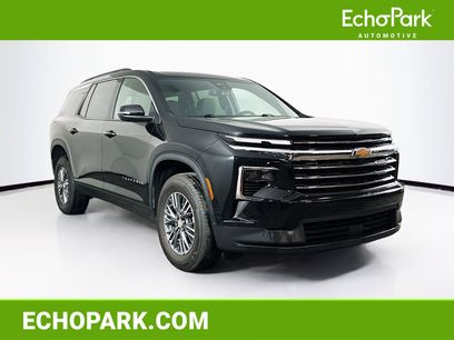 Used 2025 Chevrolet Traverse LT