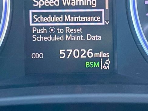 Used 2019 Toyota Highlander SE AWD/4WD image 29