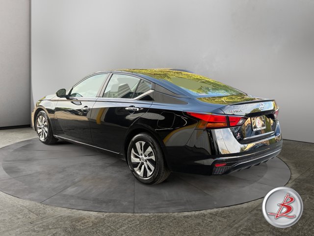 Used 2024 Nissan Altima 2.5 S FWD image 5
